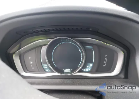 2014 Volvo Xc60 3.2 Platinum z USA, uszkodzony, nr VIN YV4952DZ8E2519013